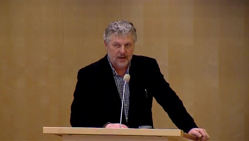 Stillbild från Debatt om förslag, Frågeinstituten som kontrollinstrument