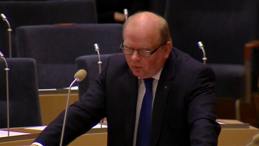 Stillbild från Interpellationsdebatt, Löfte om ersättning till ålfiskare