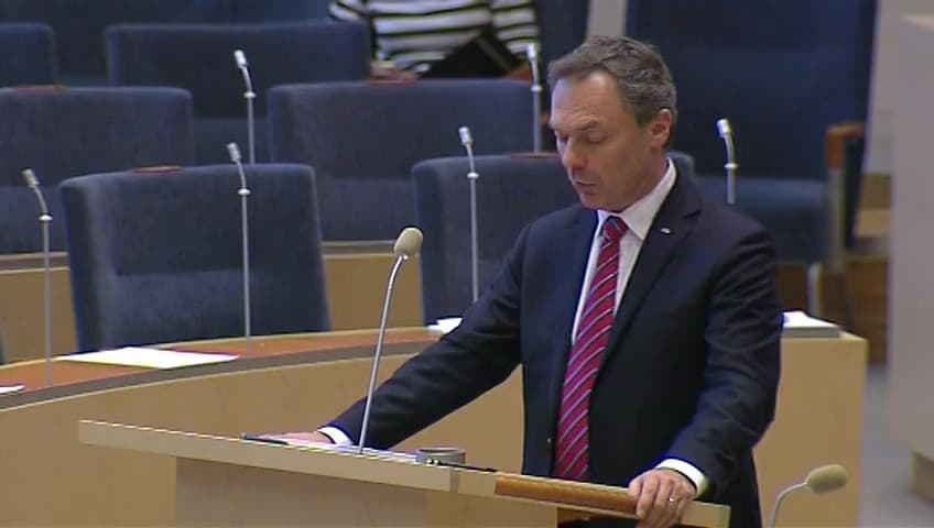 Stillbild från Interpellationsdebatt, Högskoleplatser och forskningsresurser för mindre högskolor och universitet