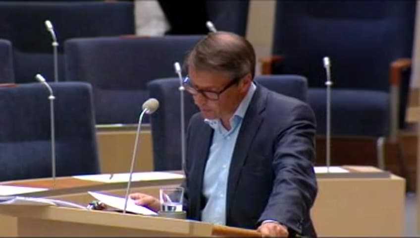 Stillbild från Interpellationsdebatt, Foster som lever efter abort