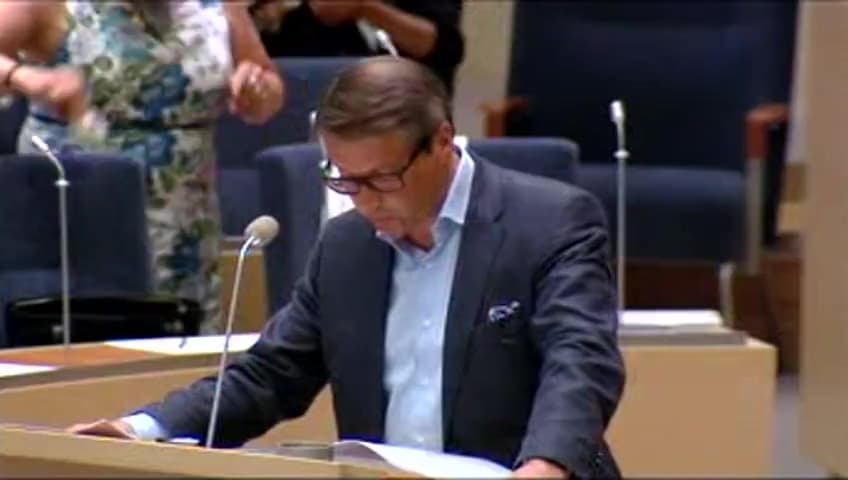 Stillbild från Interpellationsdebatt, Könstillhörighetslagen