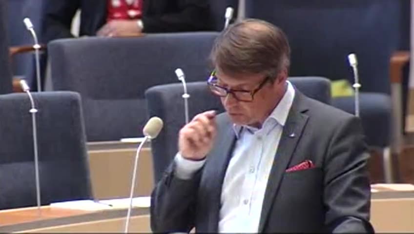 Stillbild från Interpellationsdebatt, Försäljning av receptfria läkemedel