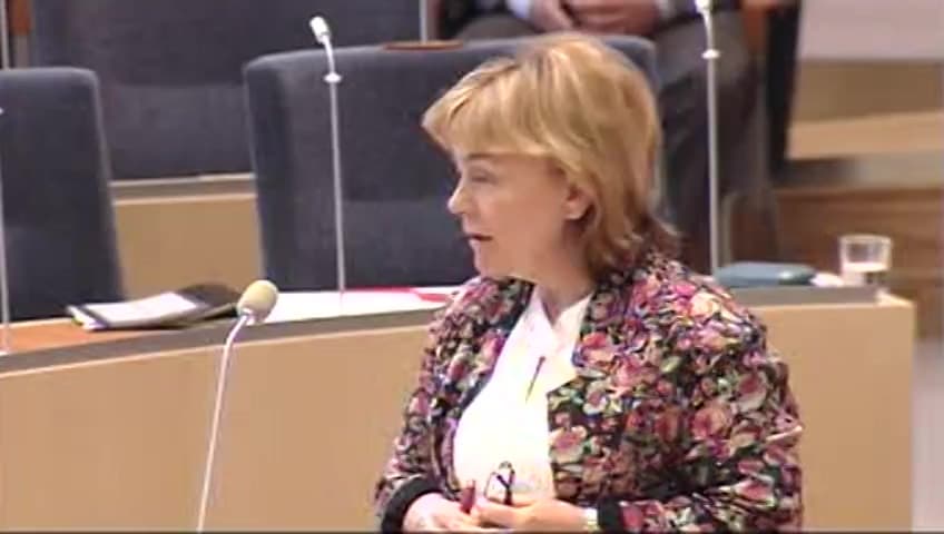 Stillbild från Interpellationsdebatt, Sms-lån