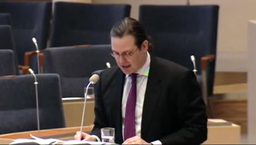 Stillbild från Interpellationsdebatt, Åldersdiskriminering gällande ID-handlingar