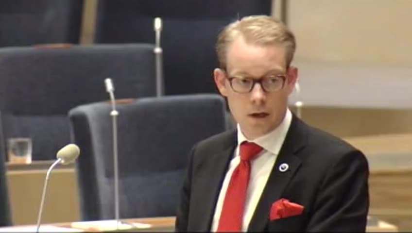 Stillbild från Interpellationsdebatt, Tvåårsregeln i utlänningslagen