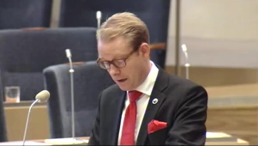 Stillbild från Interpellationsdebatt, Införande av moratorium rörande hbt-flyktingar från Irak