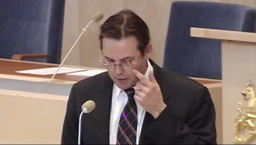 Stillbild från Interpellationsdebatt, ID-kort till utländska medborgare