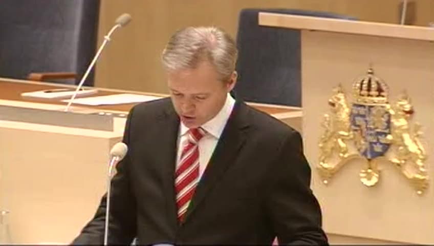 Stillbild från Interpellationsdebatt, Minskade försvarsanslag