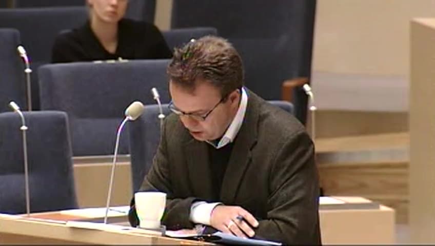 Stillbild från Interpellationsdebatt, Utanförskapet i miljonprogramsområdena