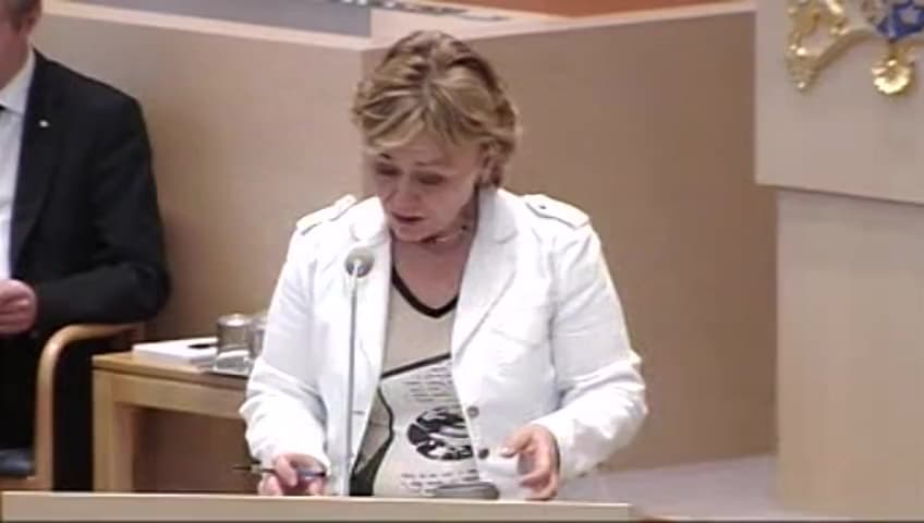 Stillbild från Interpellationsdebatt, Könsneutralt äktenskap