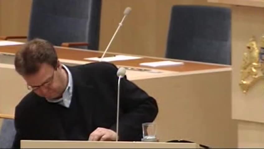 Stillbild från Interpellationsdebatt, En obligatorisk a-kassa