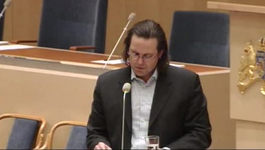 Stillbild från Interpellationsdebatt, Höjd skatt för frivilligarbetare