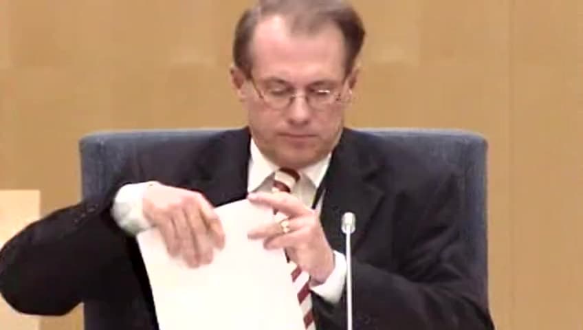 Stillbild från Debatt om förslag, Sänkt kapitalvinstbeskattning för fåmansföretagare åren 2007–2009