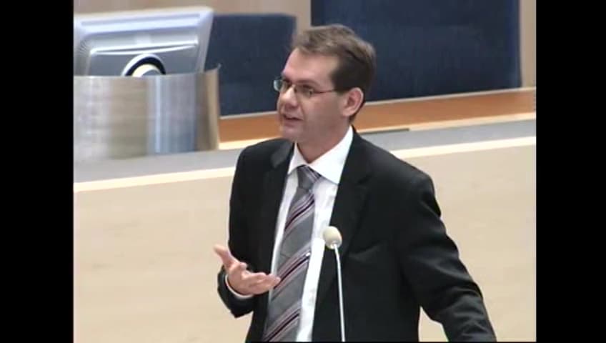 Stillbild från Interpellationsdebatt, Arbetslösa och långtidssjukskrivna med ärenden hos kronofogden
