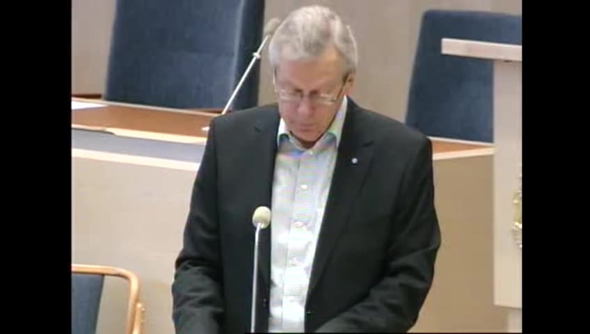 Stillbild från Interpellationsdebatt, Förmögenhet och bidrag