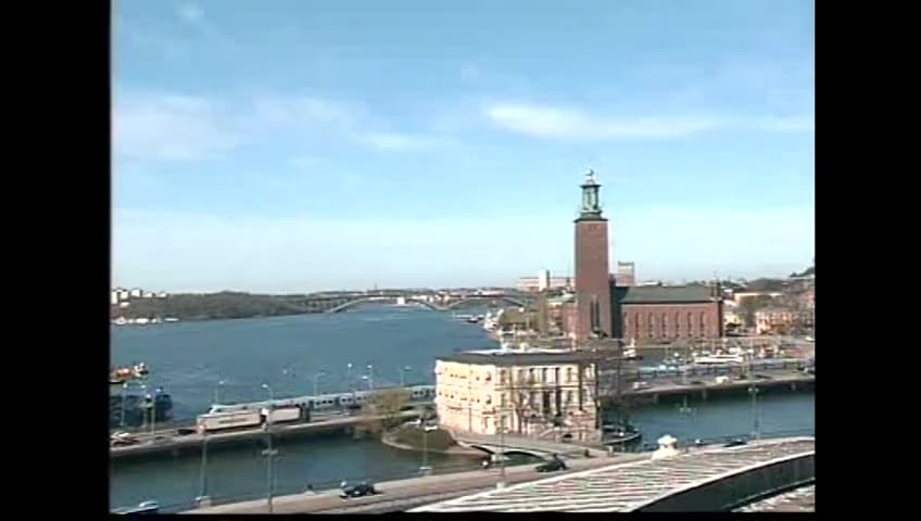 Stillbild från Interpellationsdebatt, Regeringens linje i fråga om folkrätten 