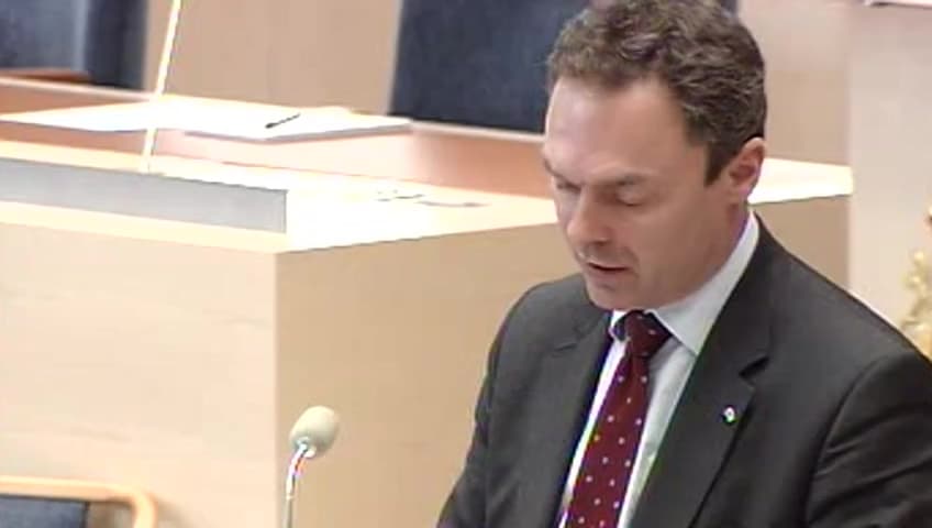 Stillbild från Interpellationsdebatt, Undantag för waldorfskolorna från de nationella proven i årskurs 3