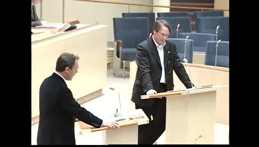 Stillbild från Interpellationsdebatt, Tom Tits Experiment