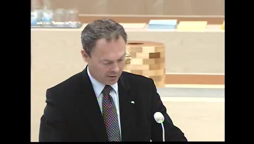 Stillbild från Interpellationsdebatt, Läroböcker som inte överensstämmer med skolans värdegrund