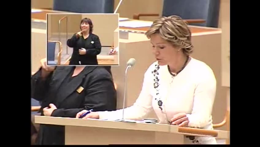 Stillbild från Interpellationsdebatt, Teckenspråket