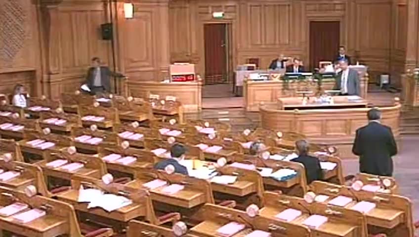 Stillbild från Interpellationsdebatt, Förändring av reglerna för bankernas säkerhet