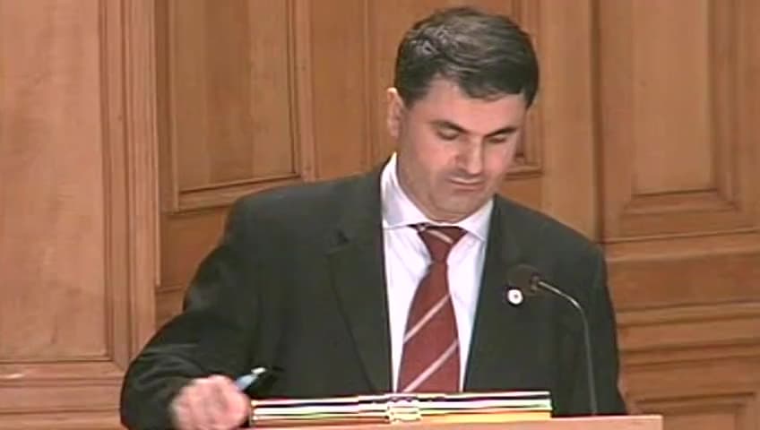 Stillbild från Interpellationsdebatt, Språkval inom samhällsvetenskapsprogrammet