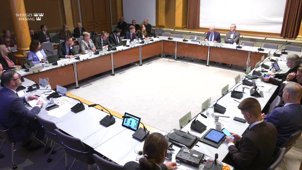 Stillbild från Öppen utfrågning, Öppen utfrågning om den aktuella penningpolitiken