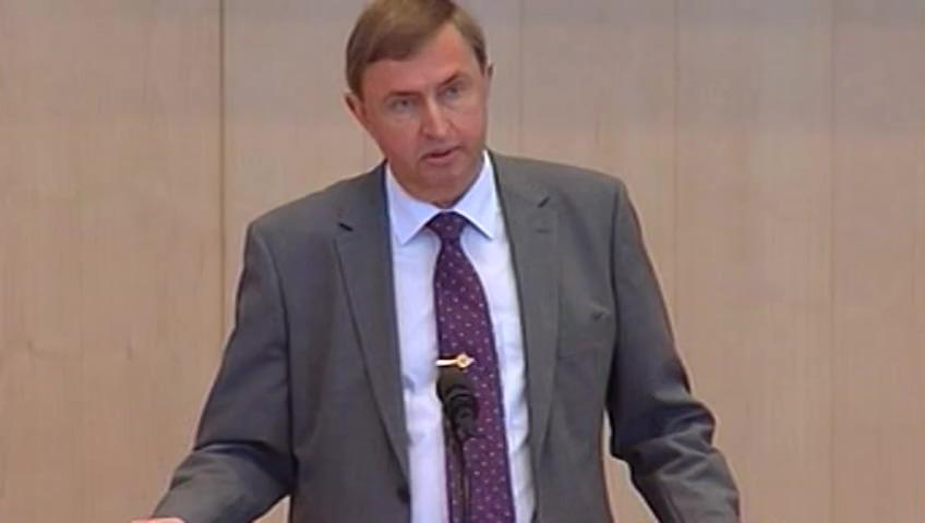 Stillbild från Frågestund, Frågestund