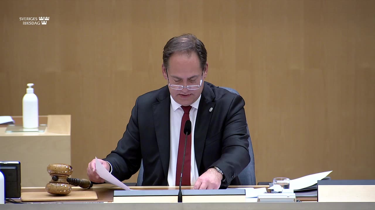Stillbild från Beslut, Beslut