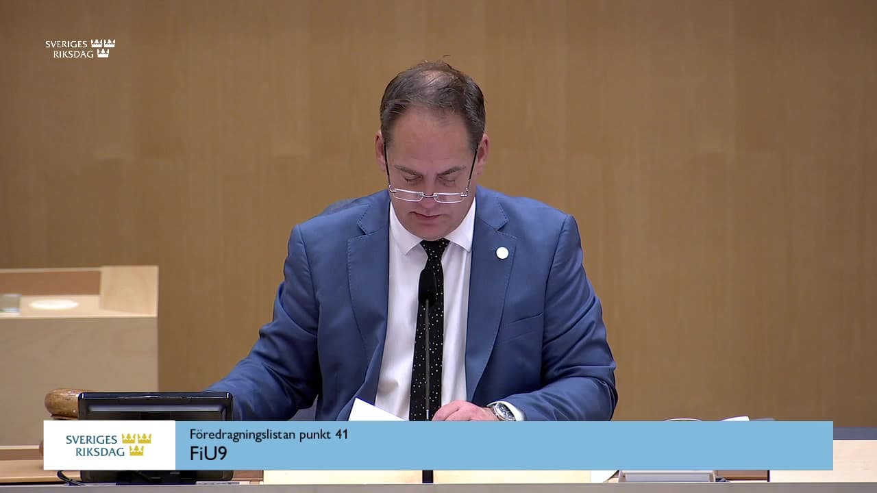 Stillbild från Beslut, Beslut