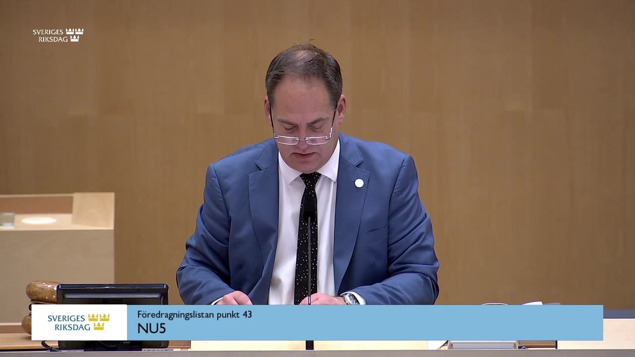 Stillbild från Beslut, Beslut