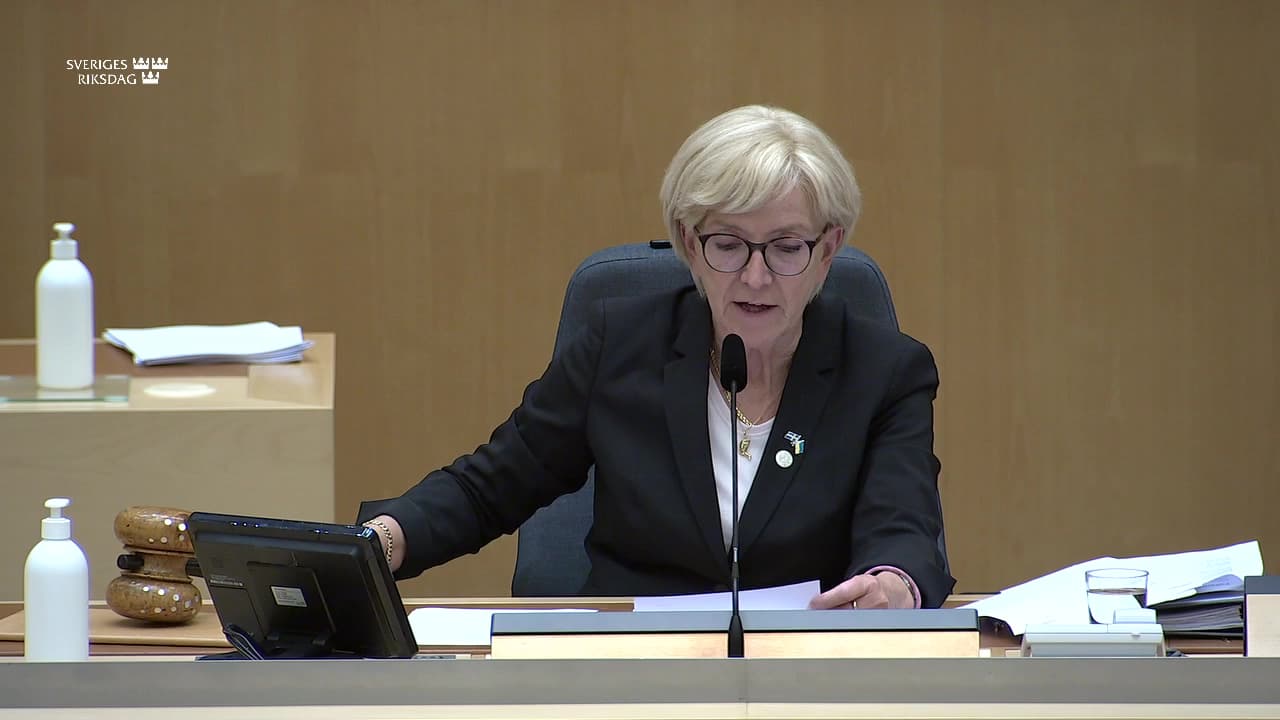 Stillbild från Beslut, Beslut