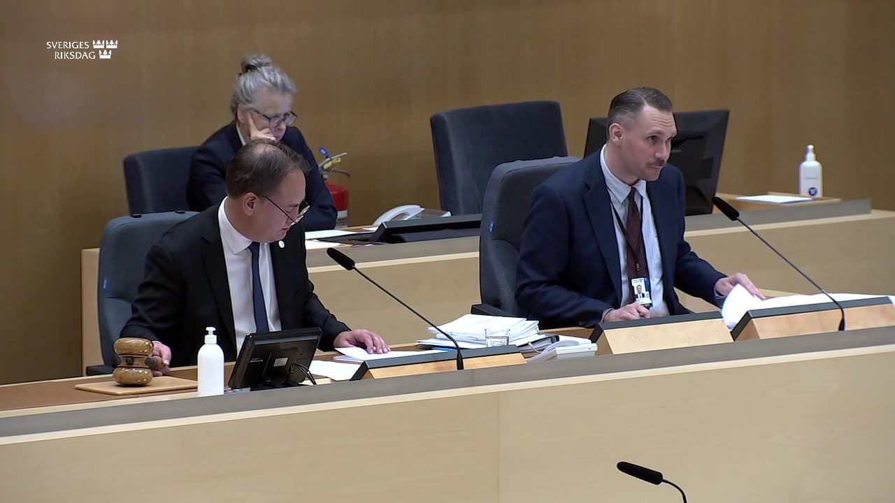 Stillbild från Beslut, Beslut