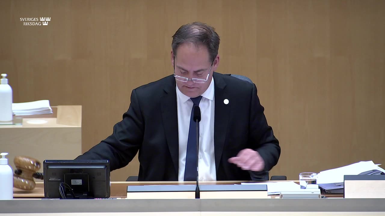 Stillbild från Beslut, Beslut
