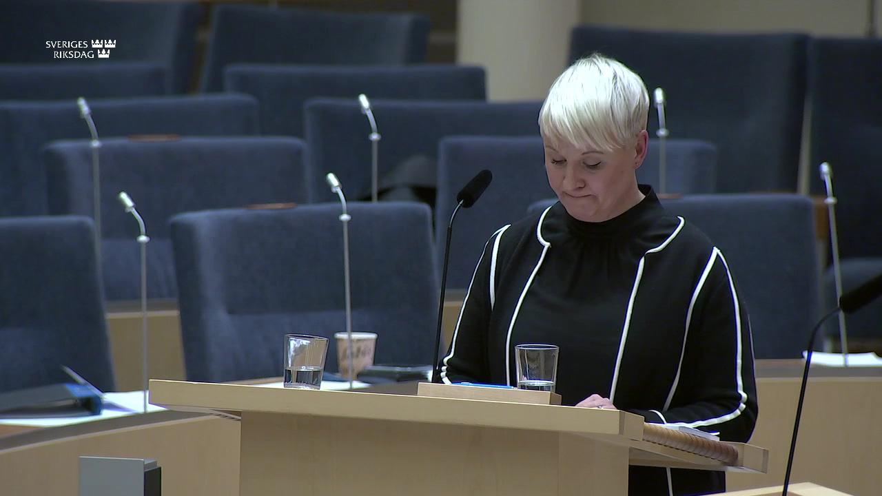 Stillbild från Interpellationsdebatt, Rättvist karensavdrag