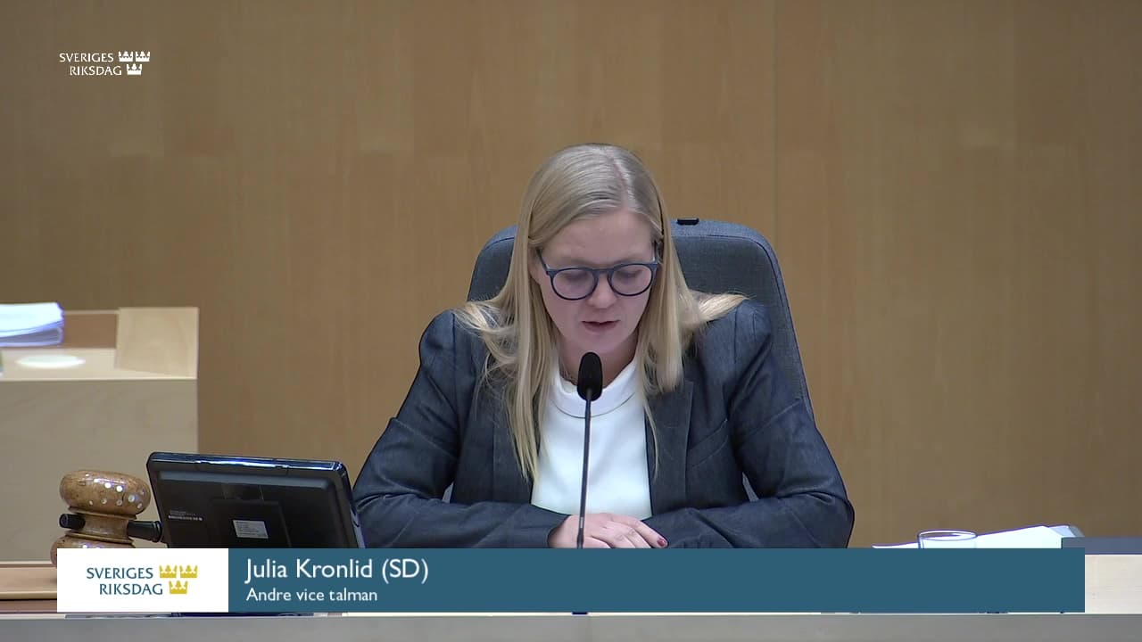 Stillbild från Beslut, Beslut