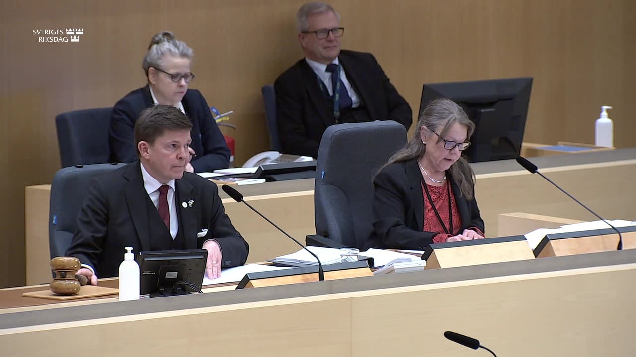 Stillbild från Beslut, Beslut: Utgiftsområde 27 Avgiften till Europeiska unionen