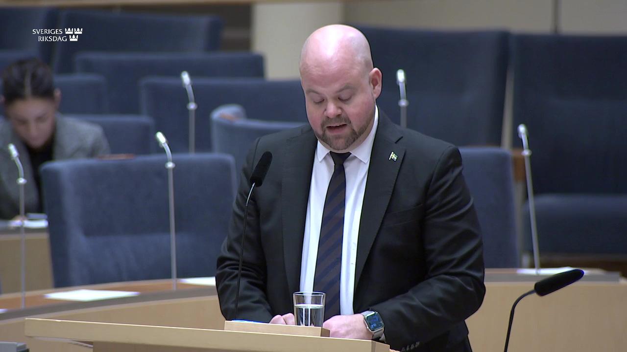 Stillbild från Interpellationsdebatt, Sänkta anslag för skydd av skog