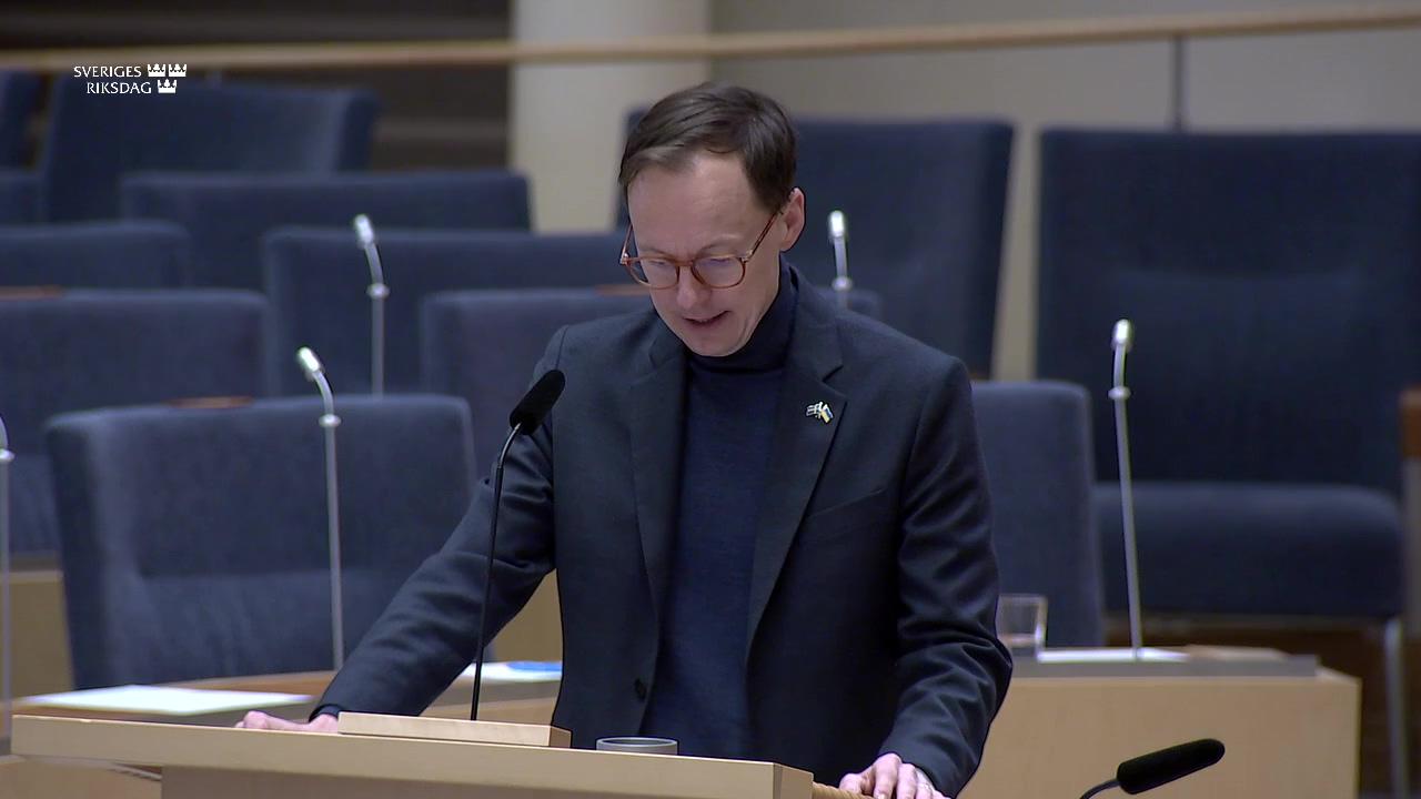 Stillbild från Interpellationsdebatt, Ökad kunskap om rasism i vården och omsorgen