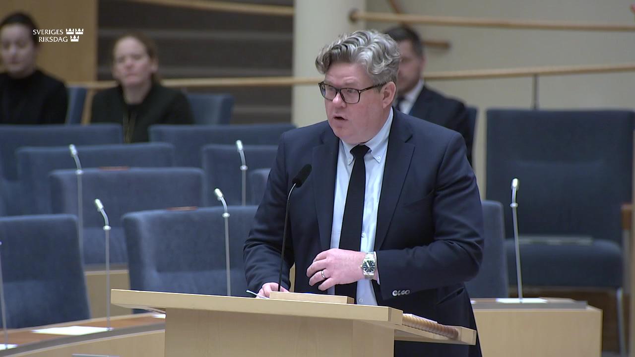 Stillbild från Interpellationsdebatt, Stärkt barnrättsperspektiv i lagstiftningen om umgänge och vårdnad