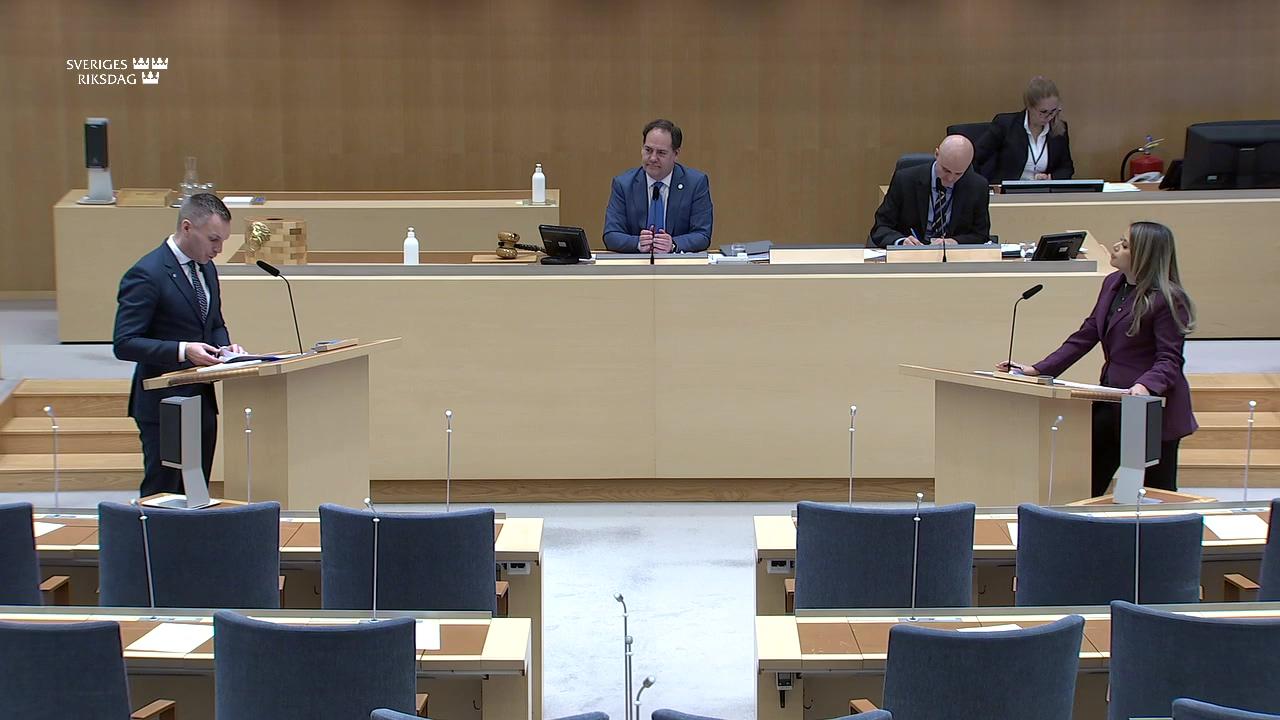 Stillbild från Interpellationsdebatt, Överskuldsättningen i samhället