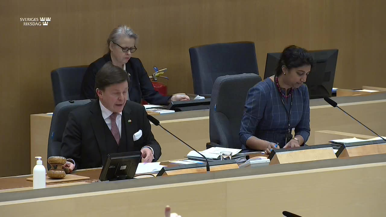 Stillbild från Beslut, Beslut: Riksrevisionens rapport om den årliga omräkningen av myndigheternas anslag