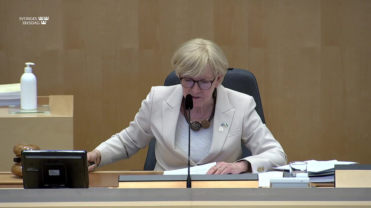 Stillbild från Beslut, Beslut: Inkomstskatt