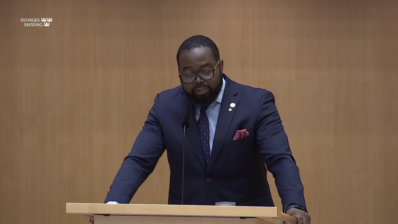 Stillbild från Debatt om förslag, Möjligheten till tidsbegränsade bygglov för bostäder förlängs