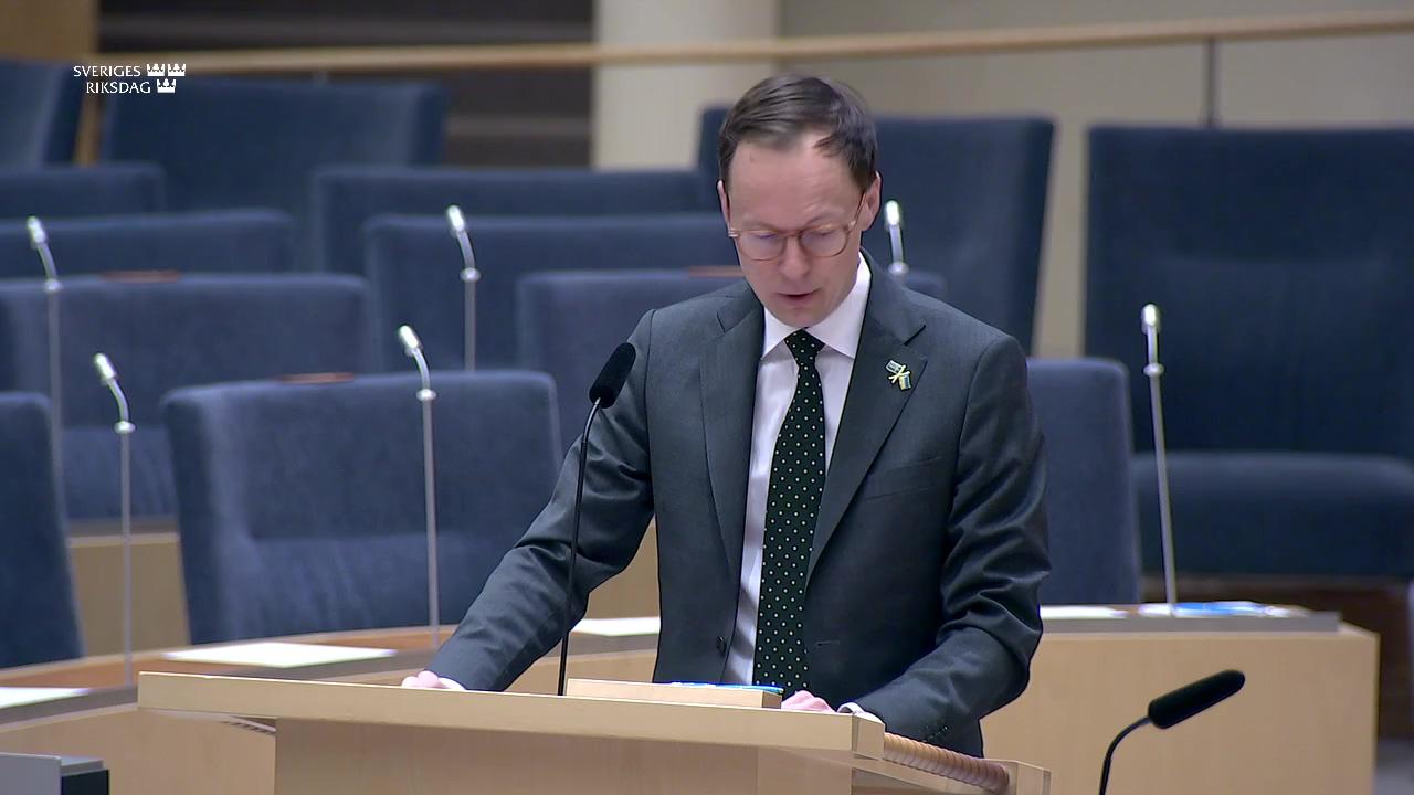 Stillbild från Interpellationsdebatt, Folkhögskolan som en andra chans