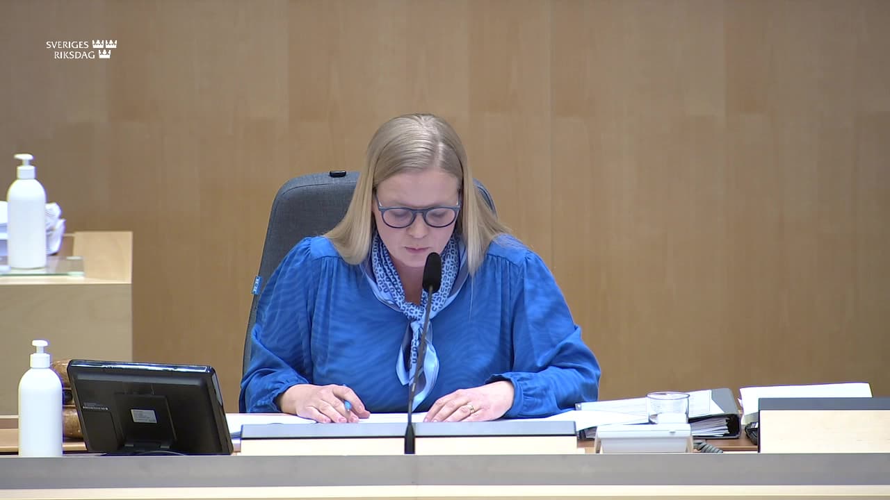 Stillbild från Beslut, Beslut: Lärare och elever