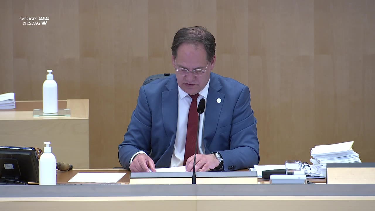 Stillbild från Beslut, Beslut: Skatteförfarande