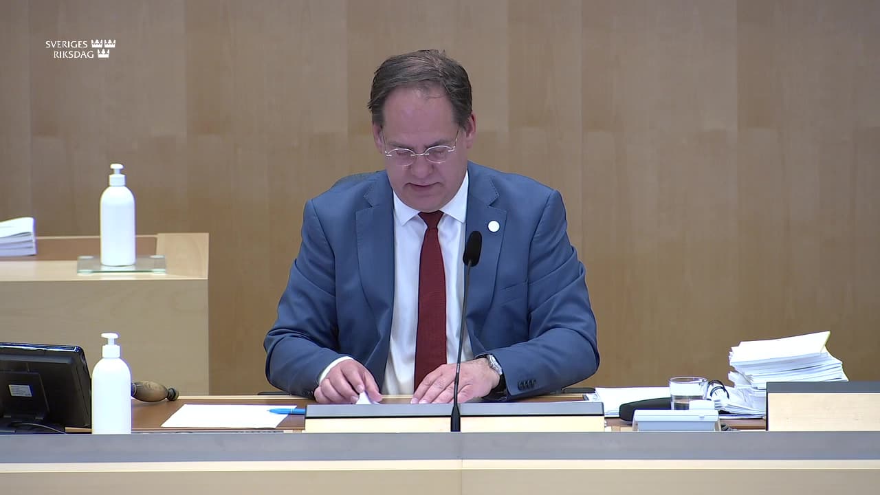 Stillbild från Beslut, Beslut: Riksrevisionens rapport om Konsumentverkets tillsyn av marknadsföring och avtalsvillkor