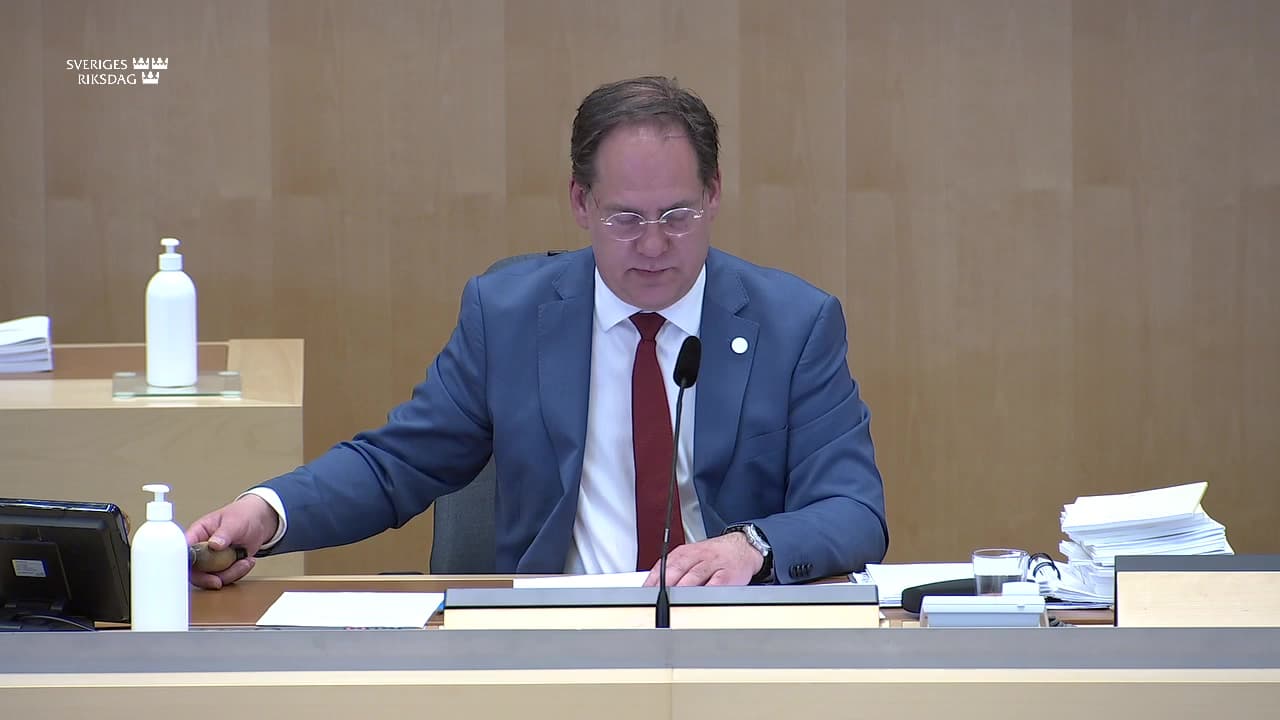 Stillbild från Beslut, Beslut: Minoritetsfrågor