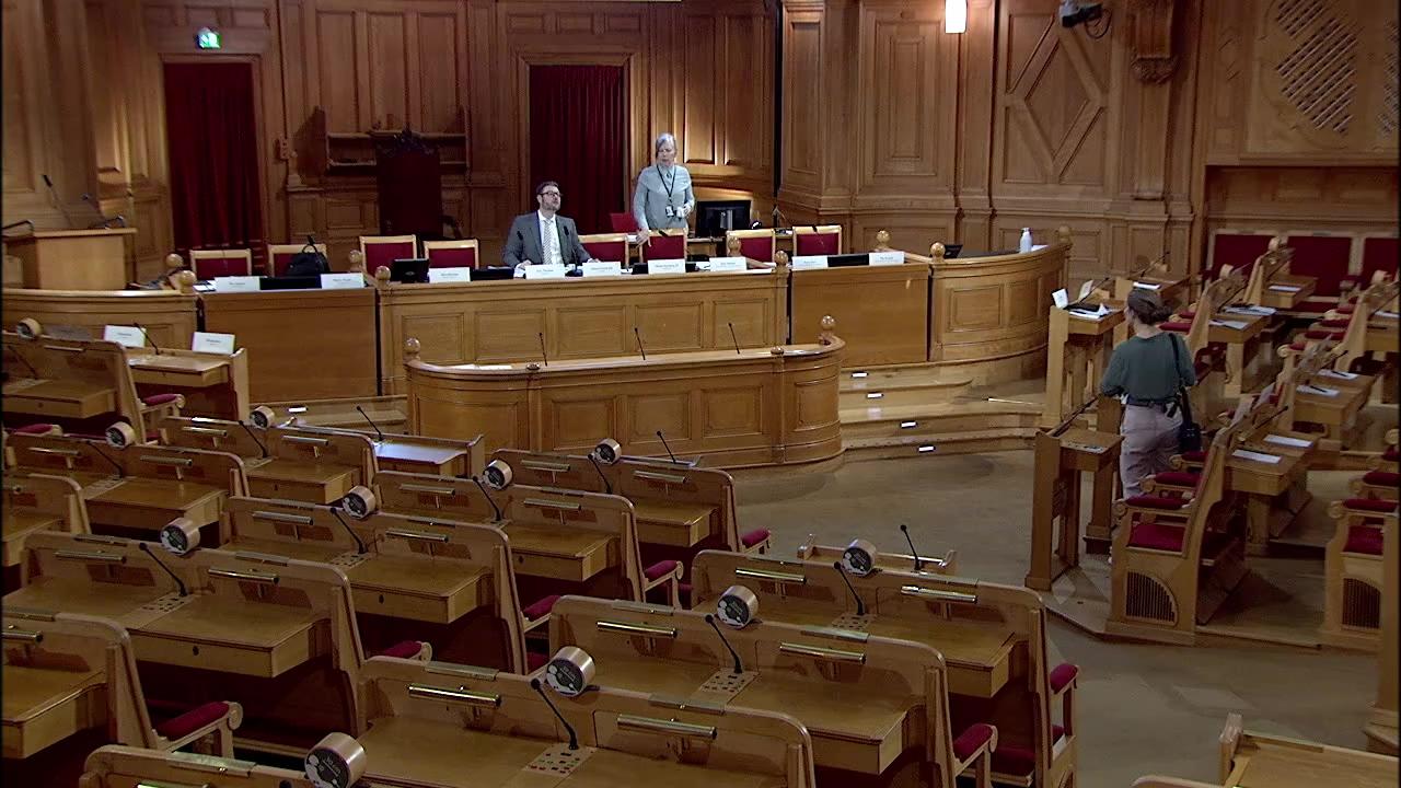 Stillbild från Öppen utfrågning, Finansutskottet håller öppen utfrågning med Riksbankens direktion och forskare om penningpolitiken 2022